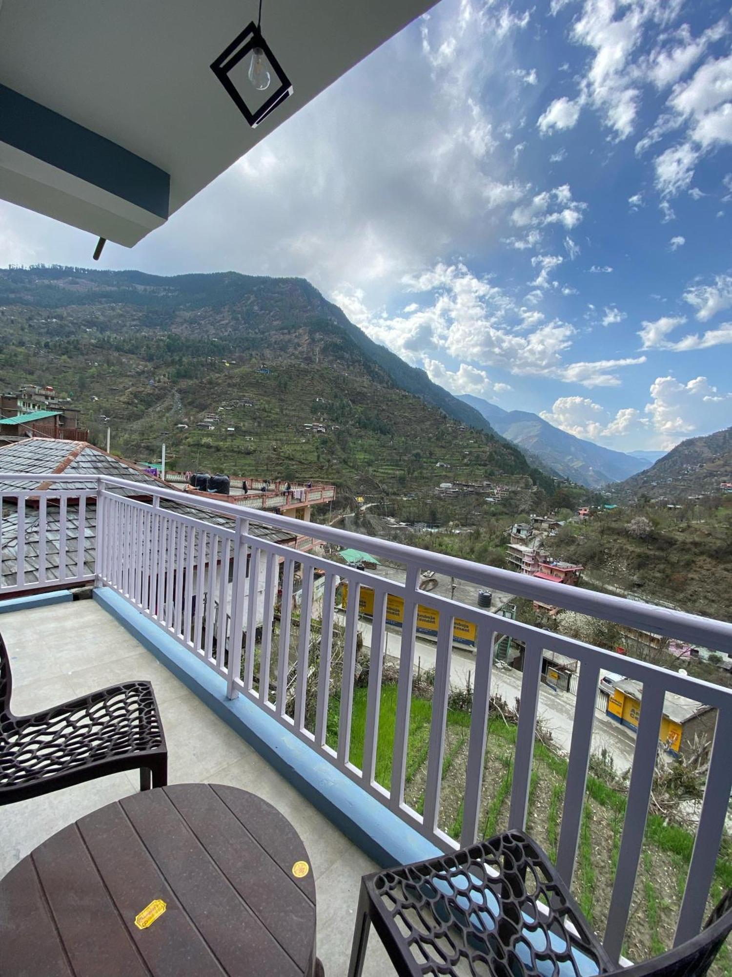 Diya Mountain House Tirthan Banjār Exterior foto